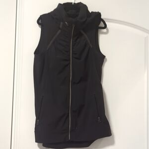 Lululemon Go The Distance Vest in Black